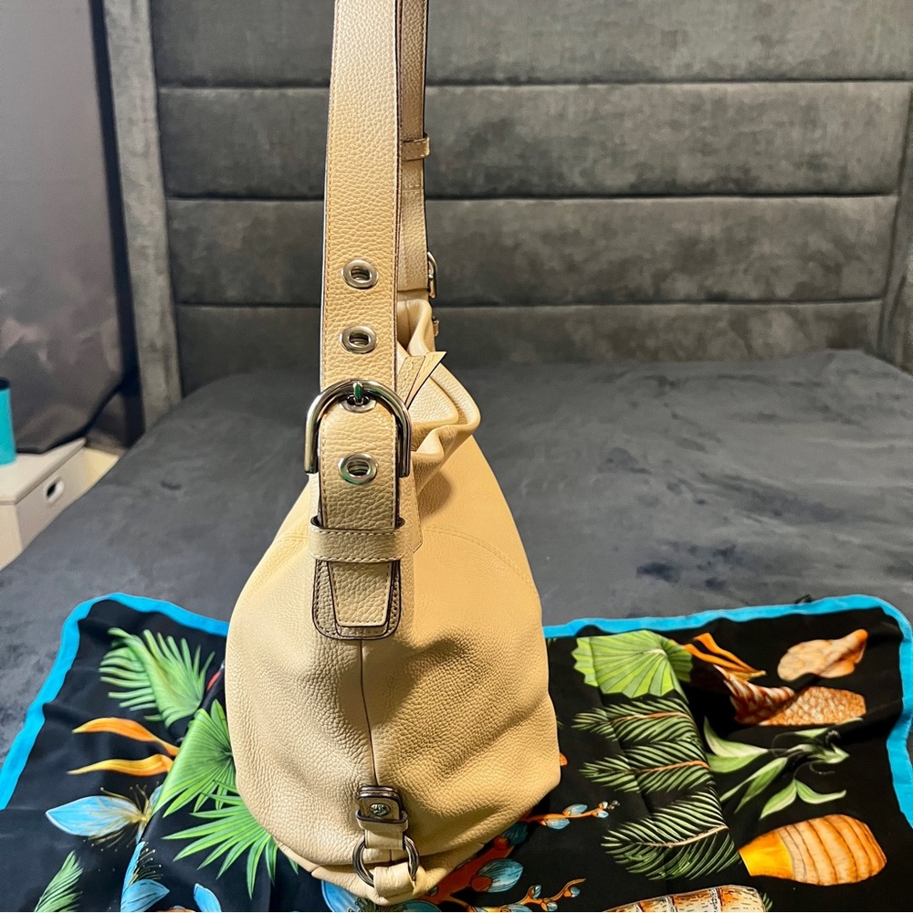 Coach Y2K Beige Pebbledâ Leather Soho Duffel Convertible Shoulder Bag F15064 - Picture 4 of 13